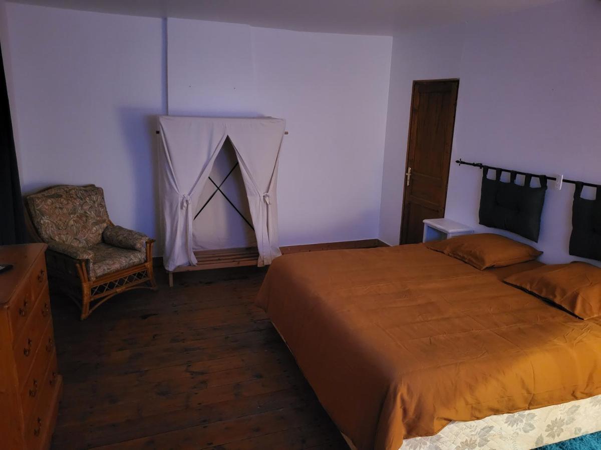 Domaine De La Sarrotte Bed & Breakfast Saugon Bagian luar foto