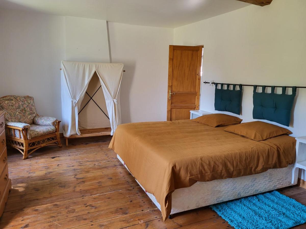 Domaine De La Sarrotte Bed & Breakfast Saugon Bagian luar foto