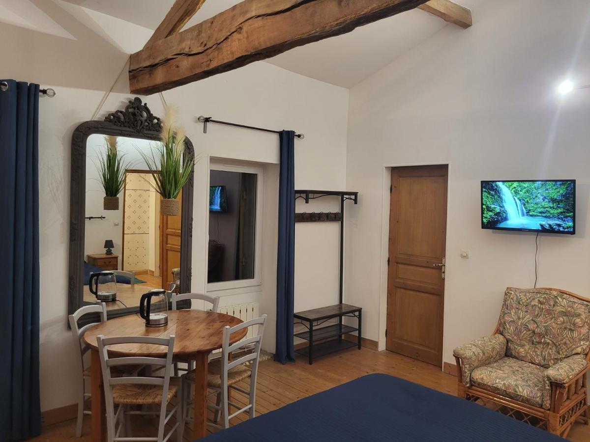 Domaine De La Sarrotte Bed & Breakfast Saugon Bagian luar foto