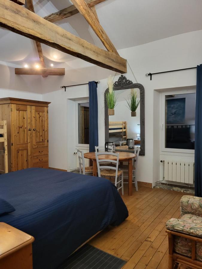 Domaine De La Sarrotte Bed & Breakfast Saugon Bagian luar foto