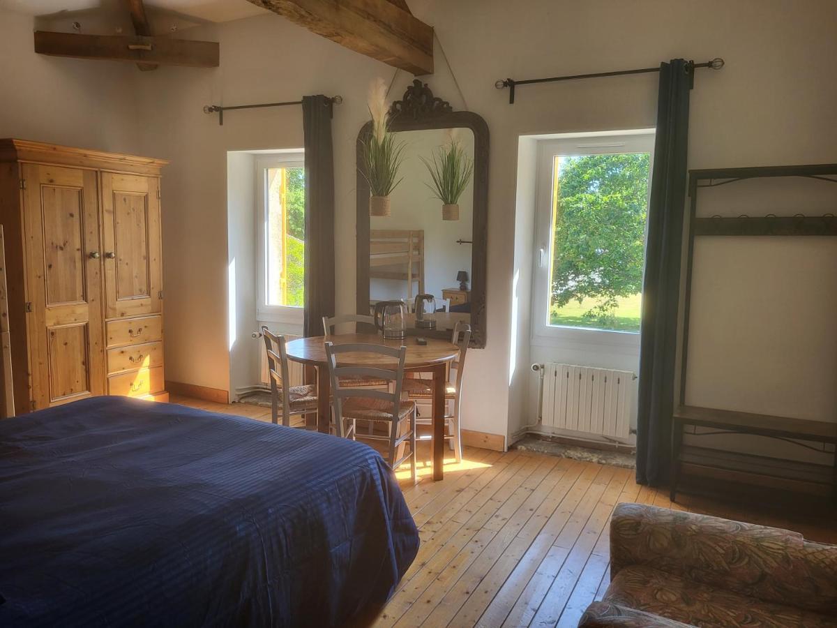 Domaine De La Sarrotte Bed & Breakfast Saugon Bagian luar foto