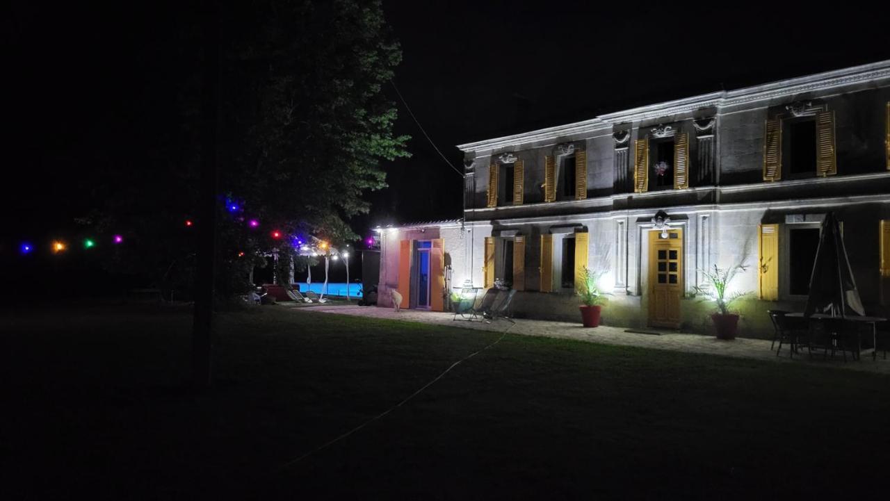 Domaine De La Sarrotte Bed & Breakfast Saugon Bagian luar foto