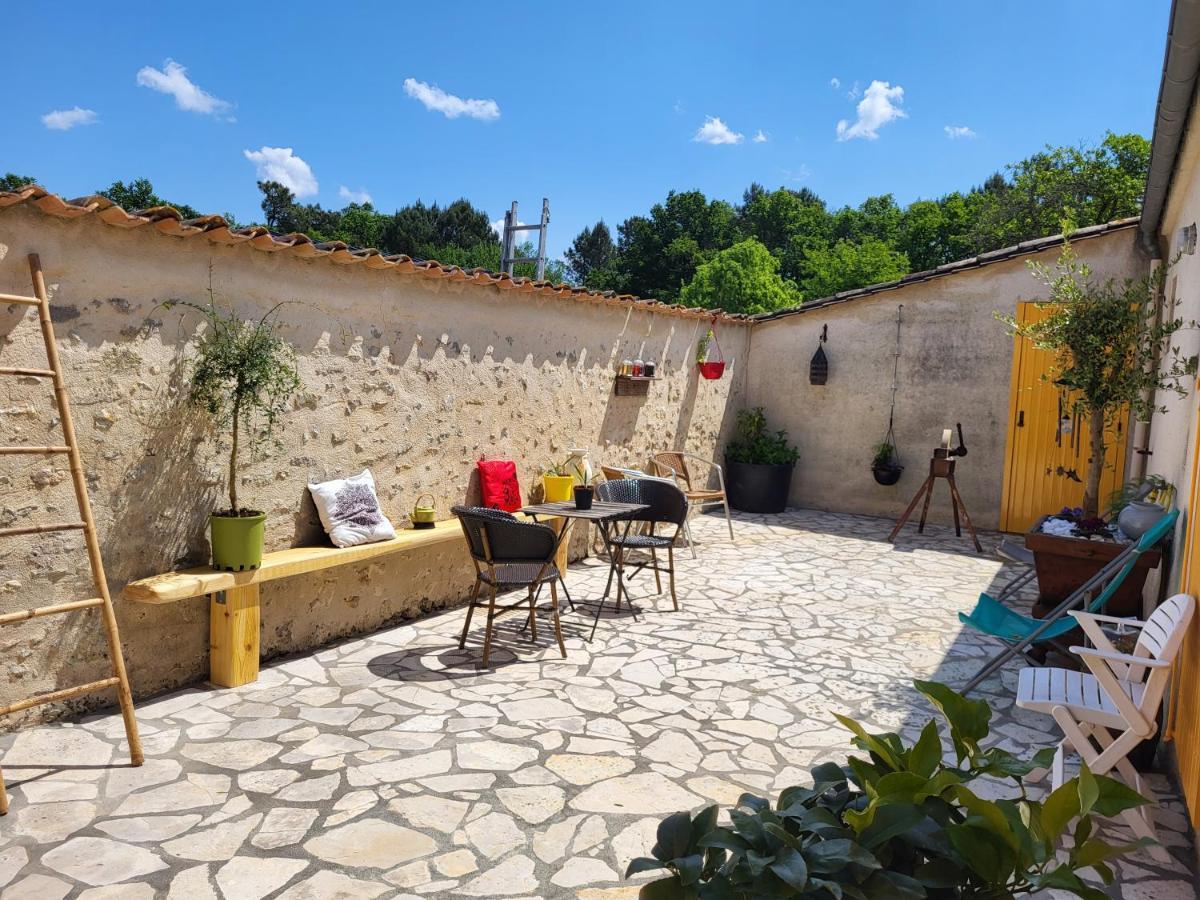 Domaine De La Sarrotte Bed & Breakfast Saugon Bagian luar foto